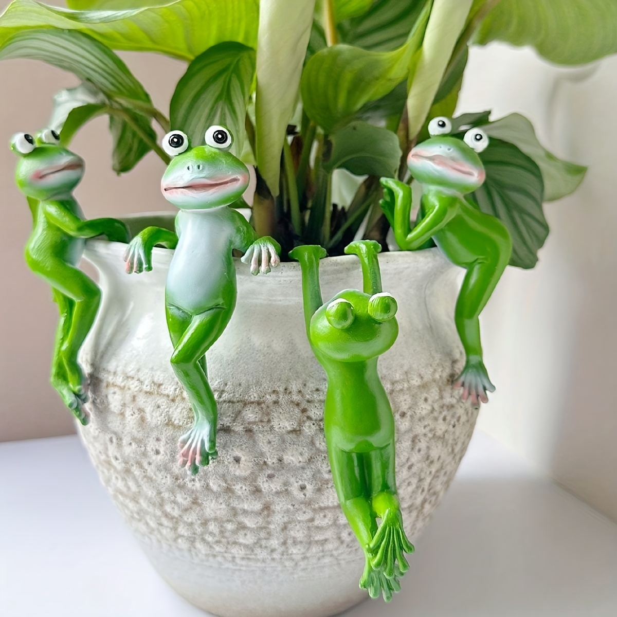 Home Decor Quirky - 1 Buah Patung Katak Kartun, Ornamen
