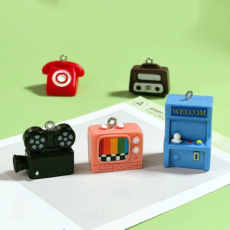 8 buah liontin resin berbentuk - Vintage Alarm Clock ulasan dan harga