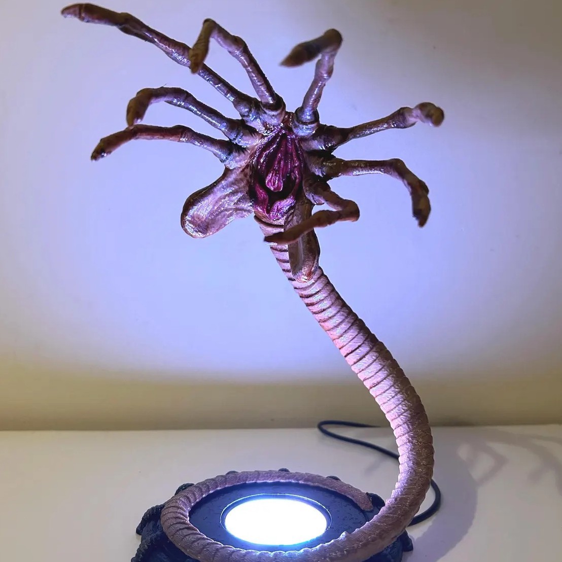Lampu Alien Facehugger Lampu M - Home Decor Halloween ulasan dan harga